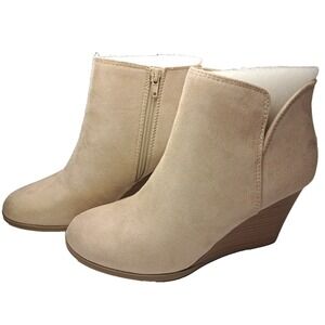 Soda Woman's Size 7 Shoes